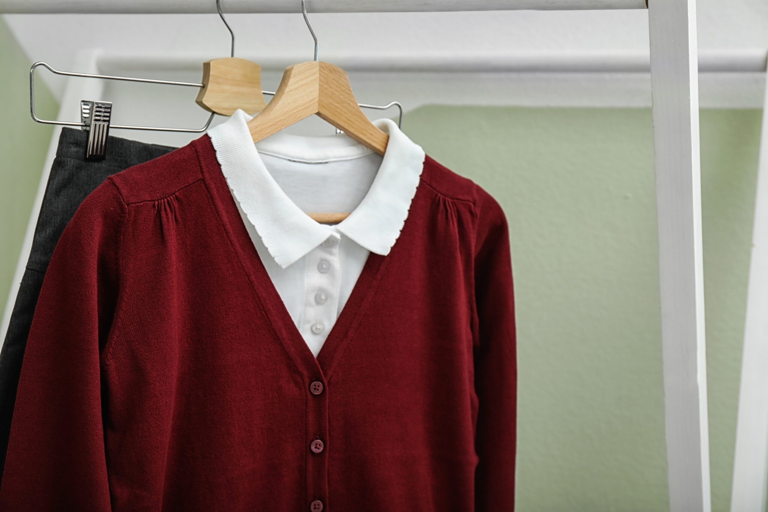 Ashford School Uniforms - Primary School and Academy Uniform Specialists in Ashford and Surrounding Villages and Towns